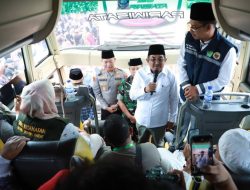 Bupati Tanjabbar Sambut kedatangan Jemaah Haji