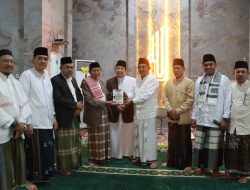 Bupati Tanjabbar Sholat Isya dan Tarawih Bersama Tim Safari Ramadhan MUI