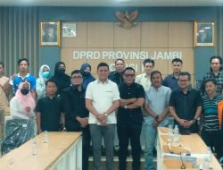 Aspirasi Jalan Batu Bara hingga Kesempatan Kerja Mengemuka dalam Aksi Gerakan Perlawanan Sipil di DPRD Jambi