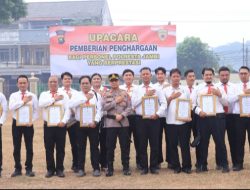 Kapolresta Jambi Berikan Reward Kepada 47 Personel Berprestasi