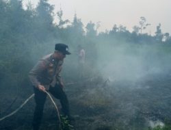‎Tim Gabungan Padamkan Karhutla di Kumpeh Ulu, 10 Hektare Lahan Berhasil Dipadamkan