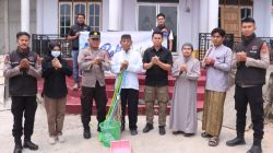 Sambut HUT Humas Polri ke-75, Polres Merangin Bersihkan Tiga Tempat Ibadah dan Salurkan Bantuan